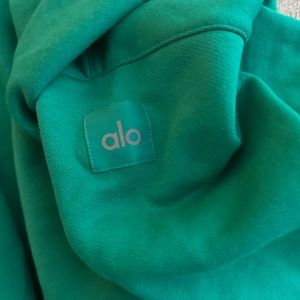 ALO Yoga Pullover